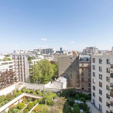 Charming 1br Flat With Balcony - Central *